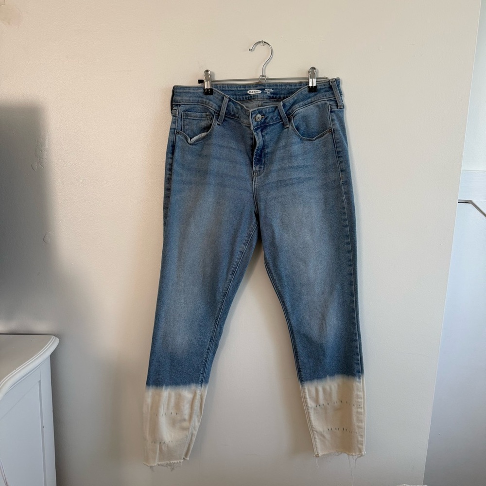 Old Navy Blue Denim Cropped Jeans with Cream Dip Hem